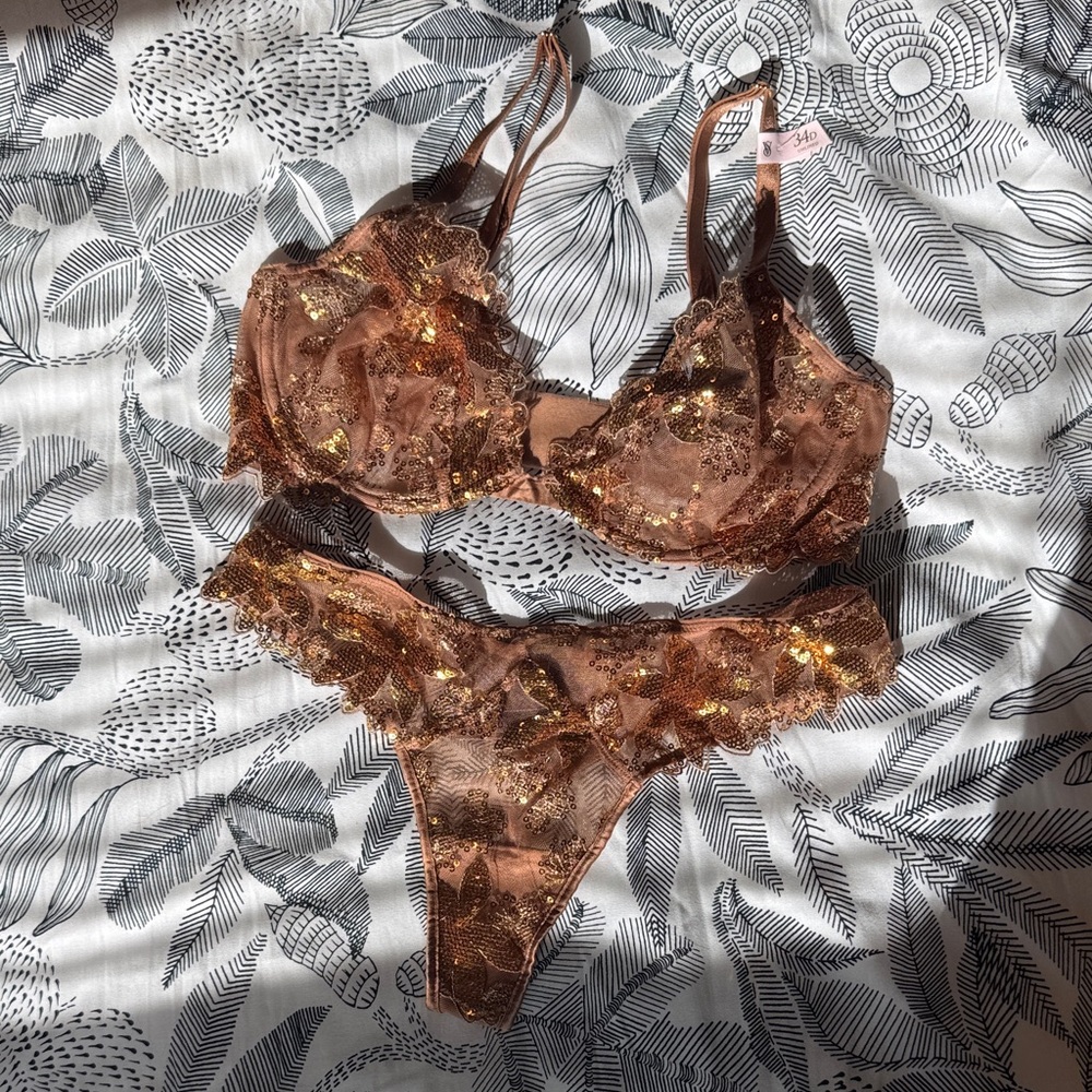 Victoria's Secret Shimmering Gold Lace Bra Set 34D with M thong